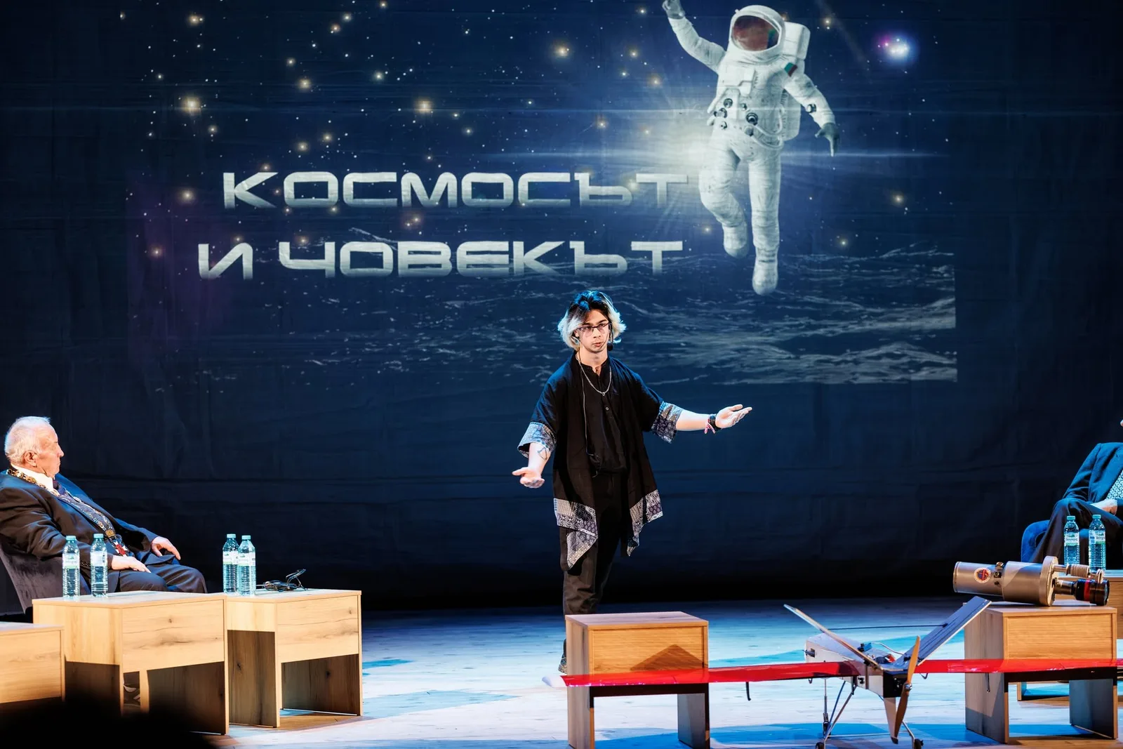 DevHubOne в дискусията „Космосът и човекът“